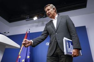 Feijóo presenta un pla amb 50 mesures davant els incendis: un registre de piròmans, exempció d’impostos i ajudes a la ramaderia