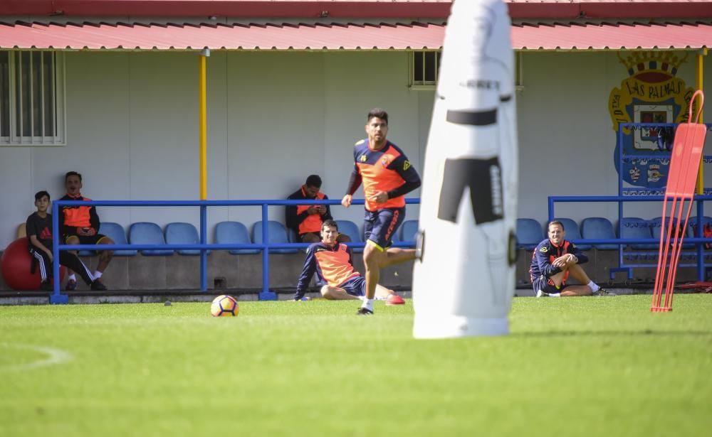 Entrenamiento UD Las Palmas en Barranco Seco ...