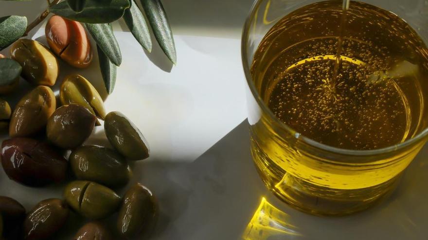 Cae a la mitad la producción de aceite de oliva en Murcia hasta diciembre