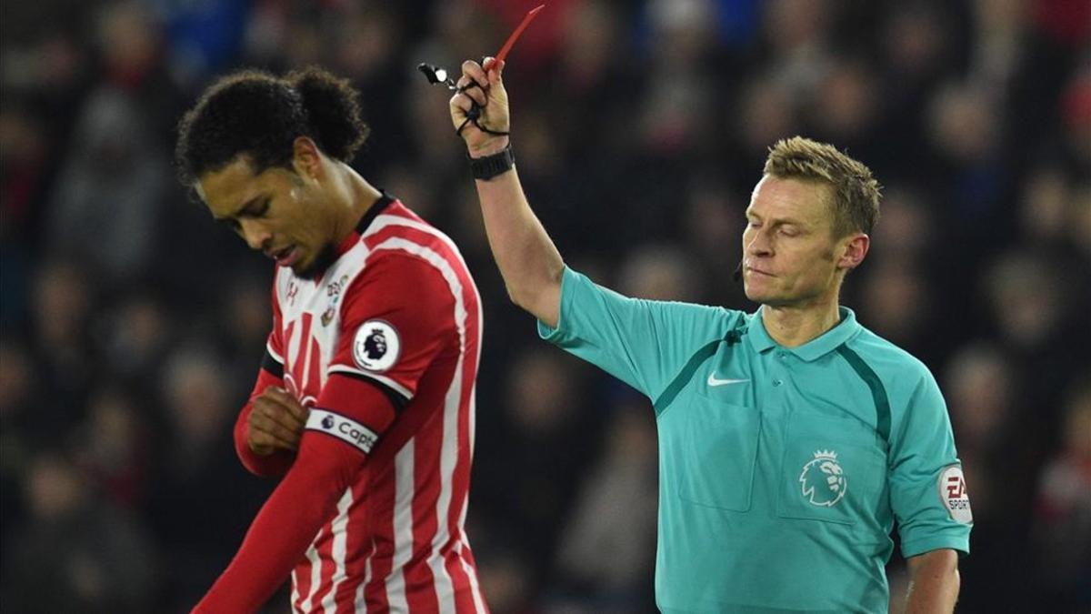 Van Dijk entrena al margen del grupo en el Southampton