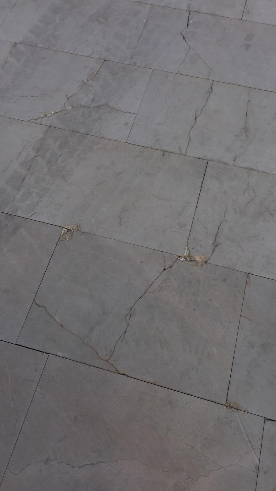 El lamentable acabado del pavimento de la Avenida de la Constitución en Alicante