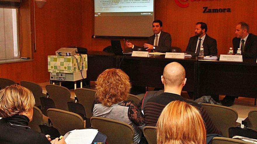 Empresarios zamoranos durante una conferencia. | Emilio Fraile