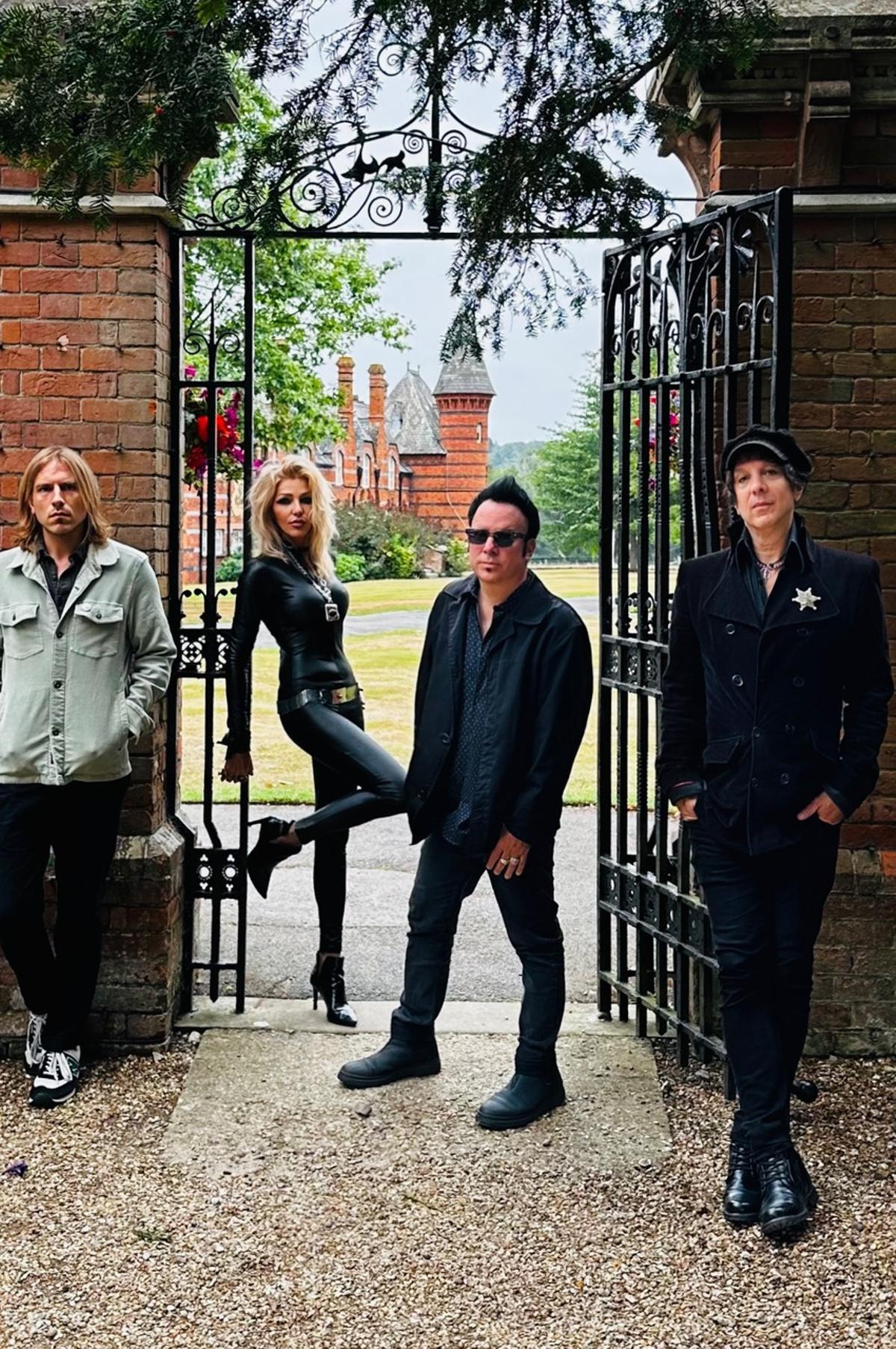 Mercury Rev en una imagen promocional.