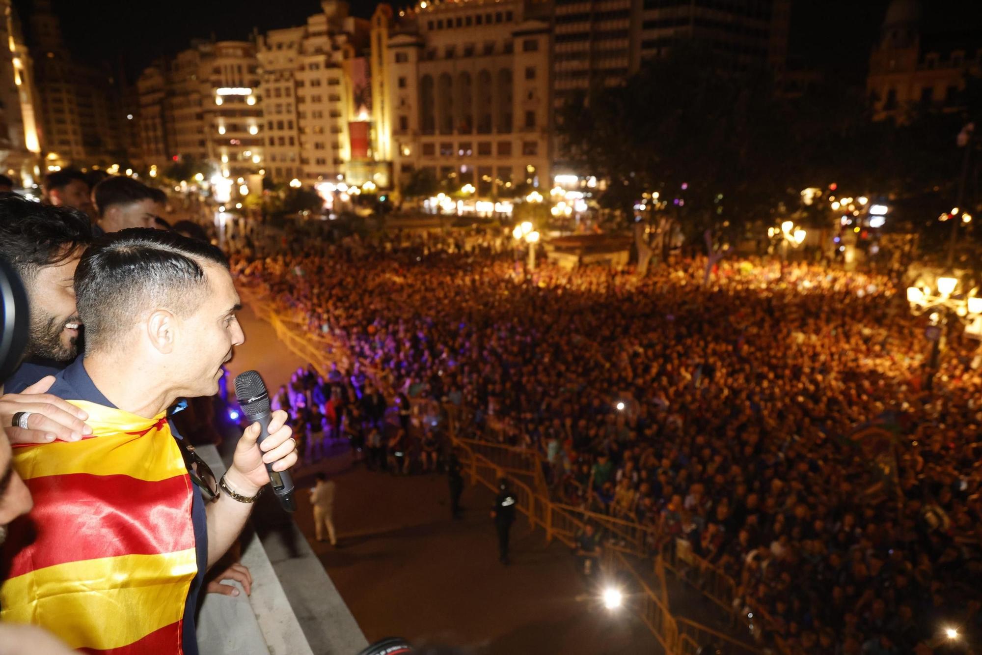 Todas las fotos de la rúa del Levante UD por su ascenso a Primera División