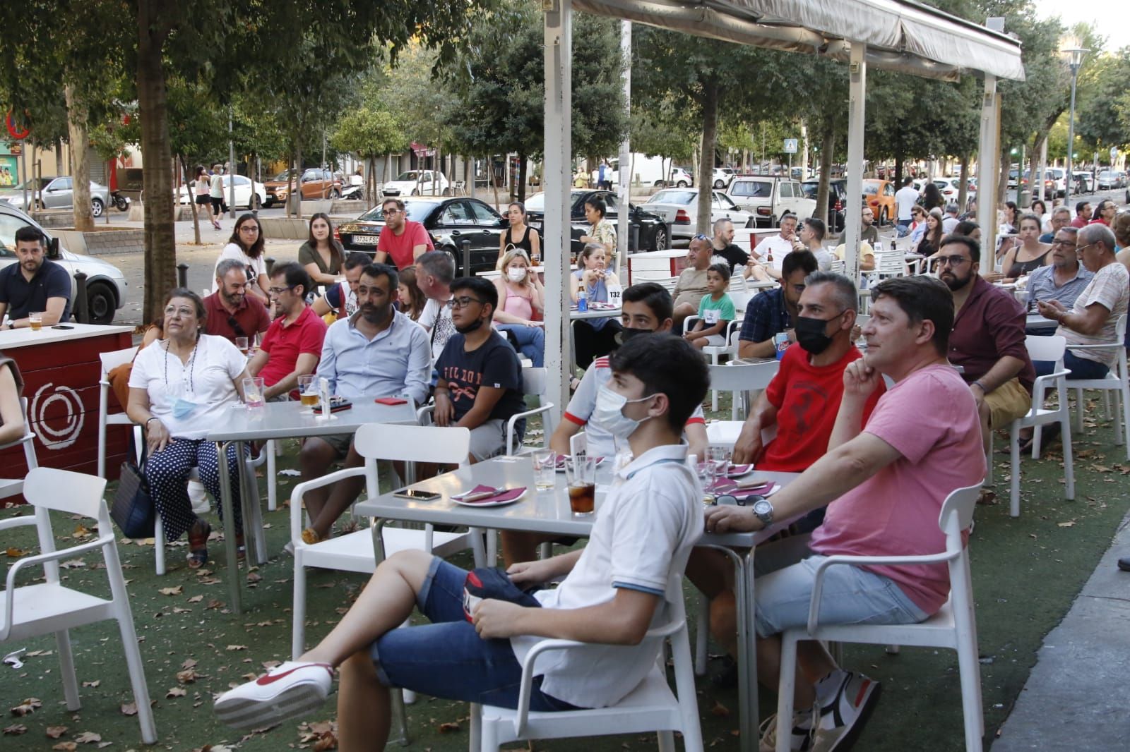 Los aficionados cordobeses con la selección española