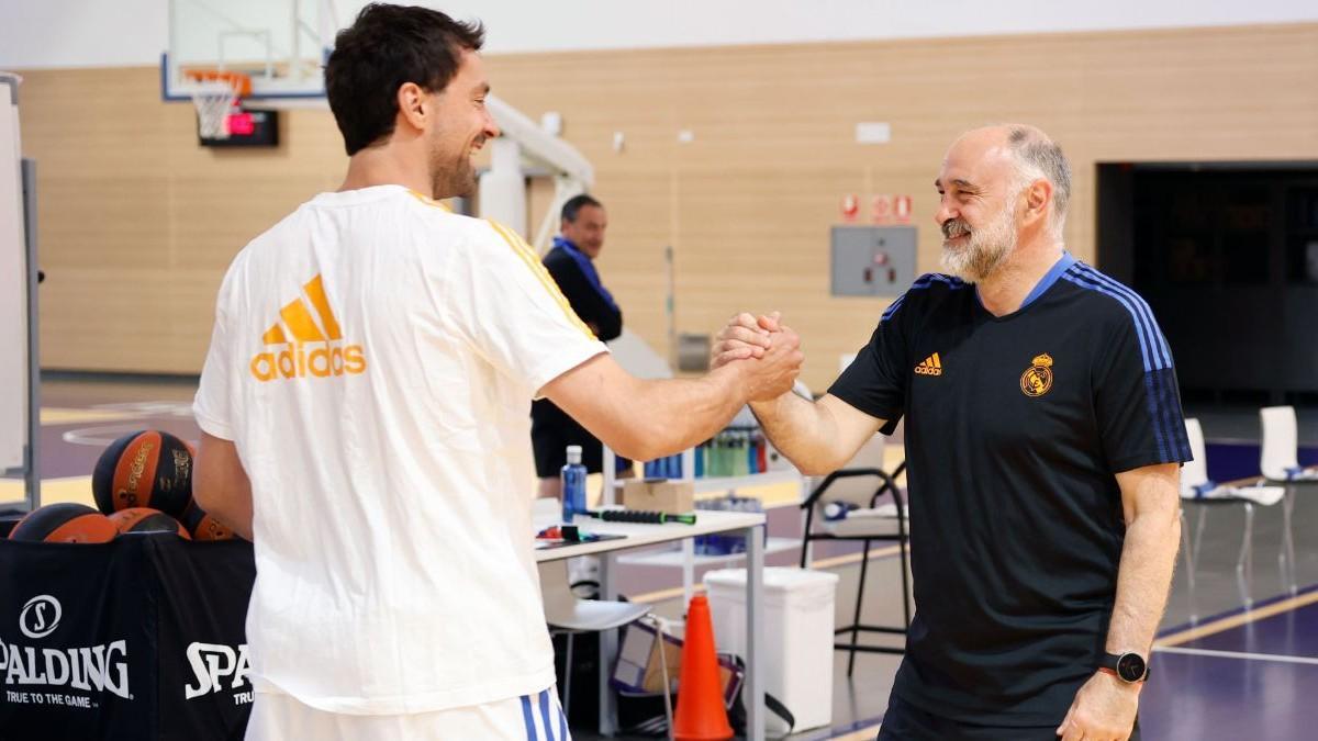 Pablo Laso, saludando a Llull