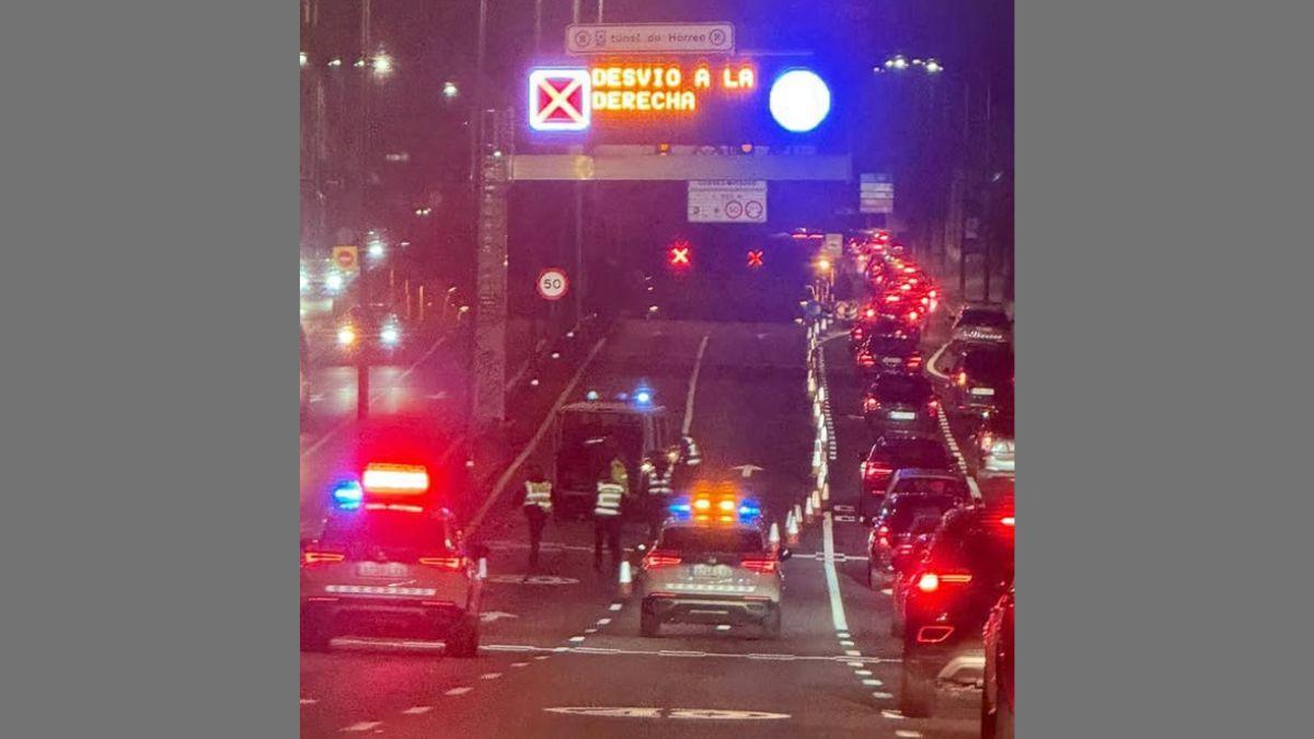 Desvío de tráfico por el cierre del túnel del Hórreo, la pasada noche en Santiago