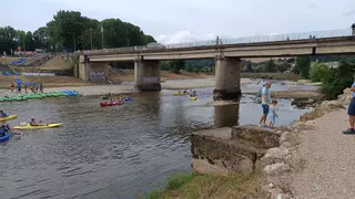 Más de 8.000 personas descienden cada día el Sella en canoa: "Es el motor económico del Oriente"