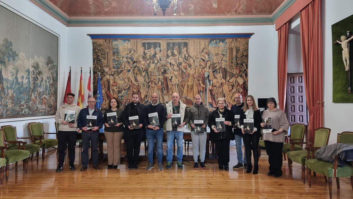 Presentación de la nueva edición de la revista "Toro Cofrade" en el Ayuntamiento.