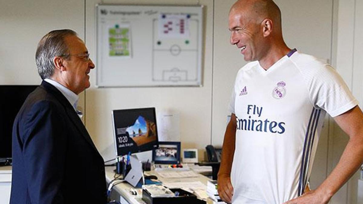 Florentino Pérez saludó a Zinedine Zidane en el primer día de la pretemporada