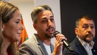 Javier Caraballero designa de forma directa a la pintora del cartel del Carnaval de África