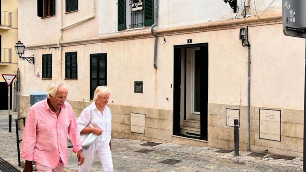 Varias casas que están a la venta o que acaban de ser vendidas en el barrio de es Jonquet.