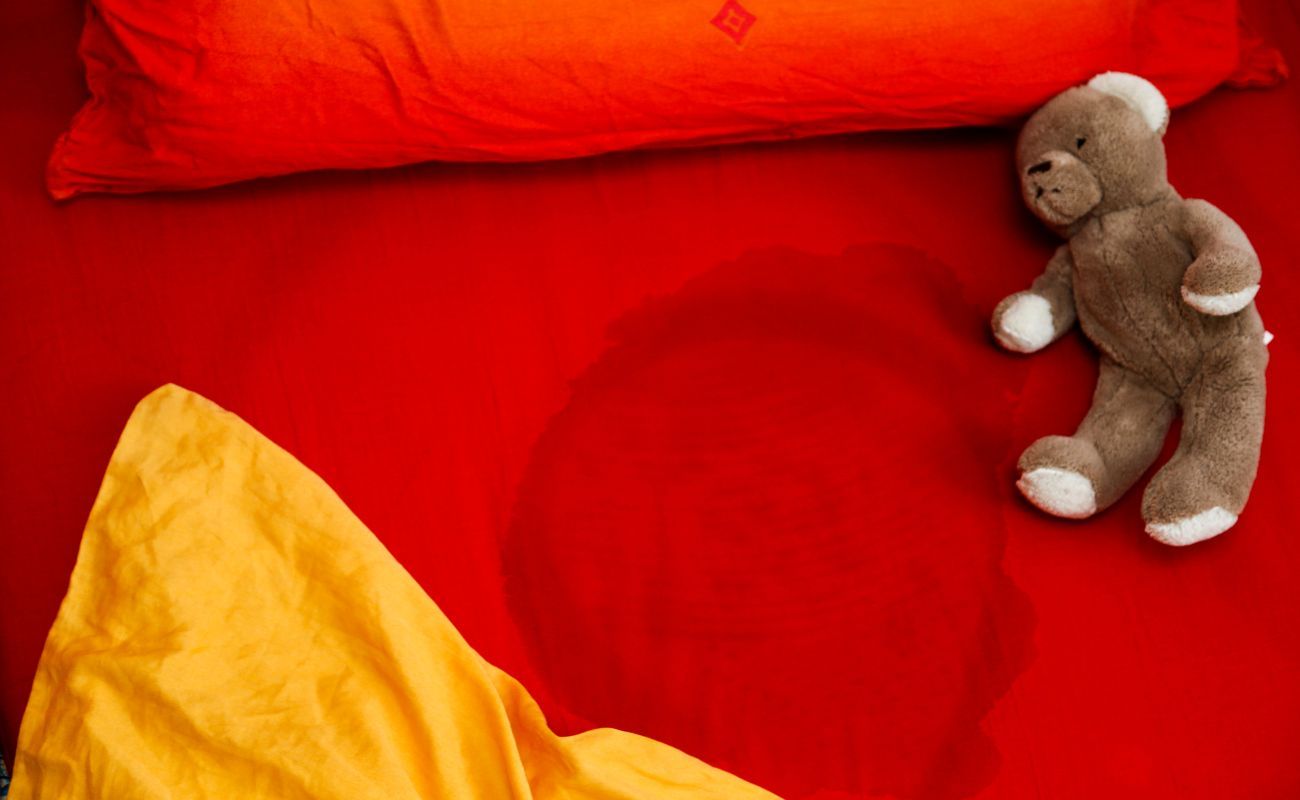 Vídeo: Cómo limpiar un colchón con bicarbonato: el truco infalible para  quitar todas manchas