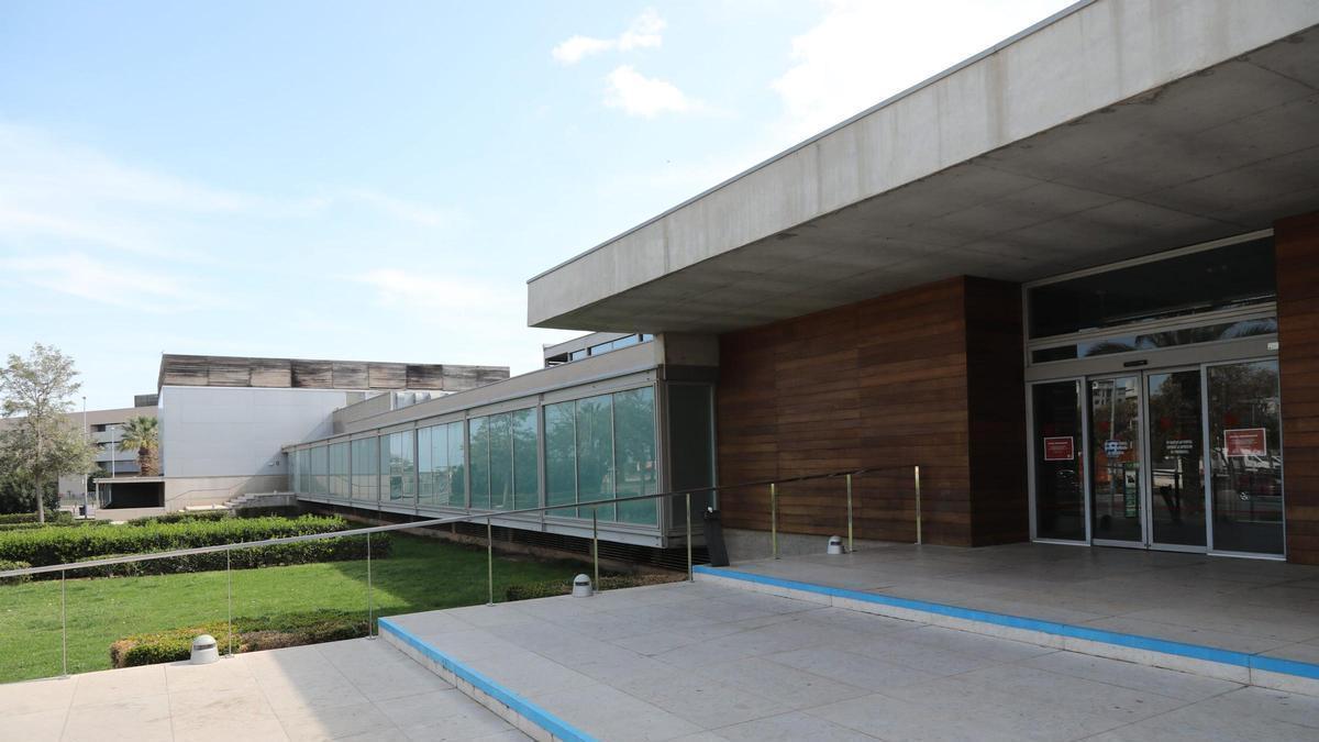 Entrada de la piscina provincial de Castelló.