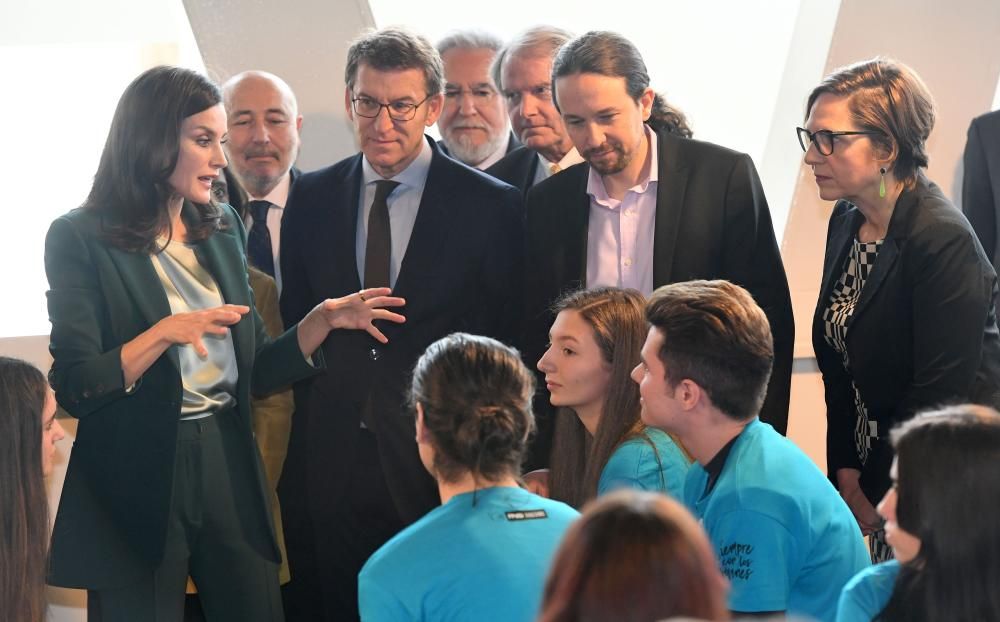 El vicepresidente del Gobierno, Pablo Iglesias, acompaña a la monarca en las actividades que se desarrollan esta mañana en el centro Ágora, junto al presidente de la Xunta, Alberto Núñez Feijóo