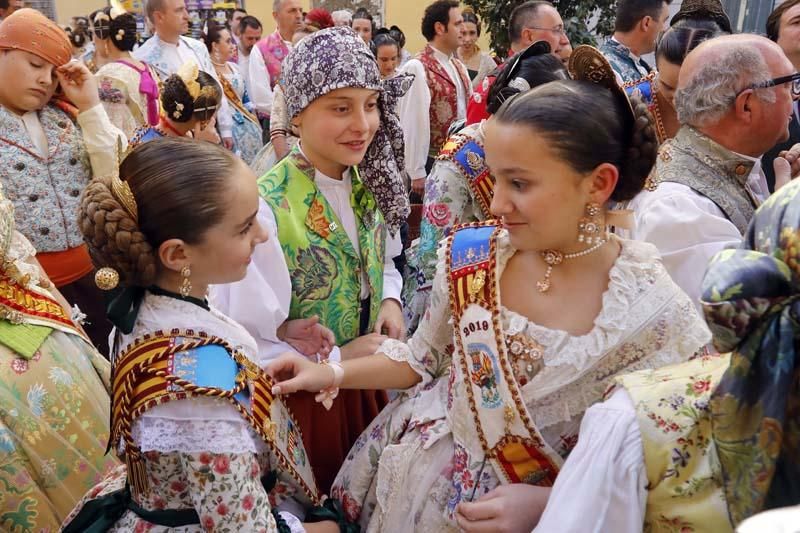 La Diputació de València recibe a las comisiones falleras