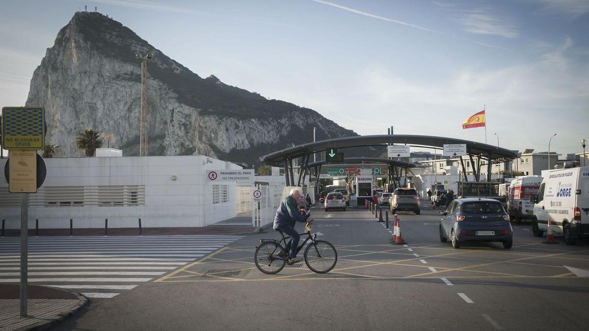 Frontera entre La Línea de la Concepción y Gibraltar el 31 de enero de 2020.