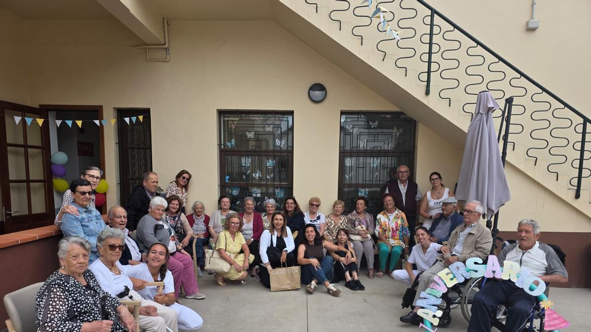 Celebración del día del aniversario en el centro de Dia Aguere