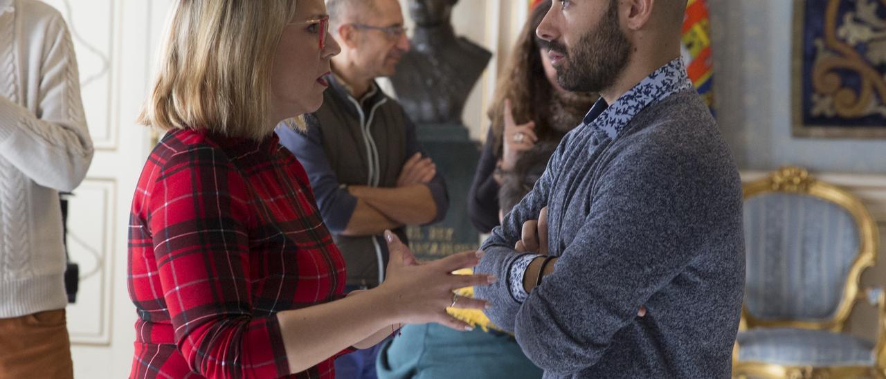 La vicealcaldesa, Mari Carmen Sánchez, con el portavoz de Unidas Podemos, Xavier López, en 2019, en un acto en el Día Internacional de la Memoria Trans