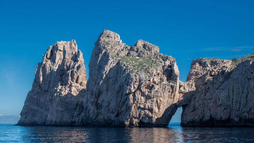 Sa punta de ses Torretes, lugar
destacado en los acantilados
del noroeste de Eivissa. CAT.