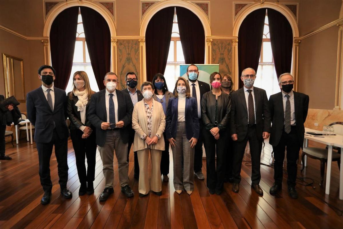 L’Estat promet invertir en la construcció de vivenda pública de lloguer a les ciutats de la segona corona metropolitana L’Estat promet invertir en la construcció de vivenda pública de lloguer a les ciutats de la segona corona metropolitana
