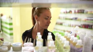 Les vendes de cosmètica, metall i oli als EUA cauen fins a un 40%