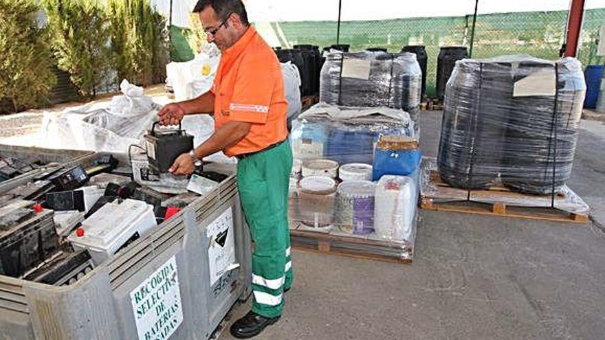 El reciclaje de residuos especiales en Murcia se duplica en sólo tres años