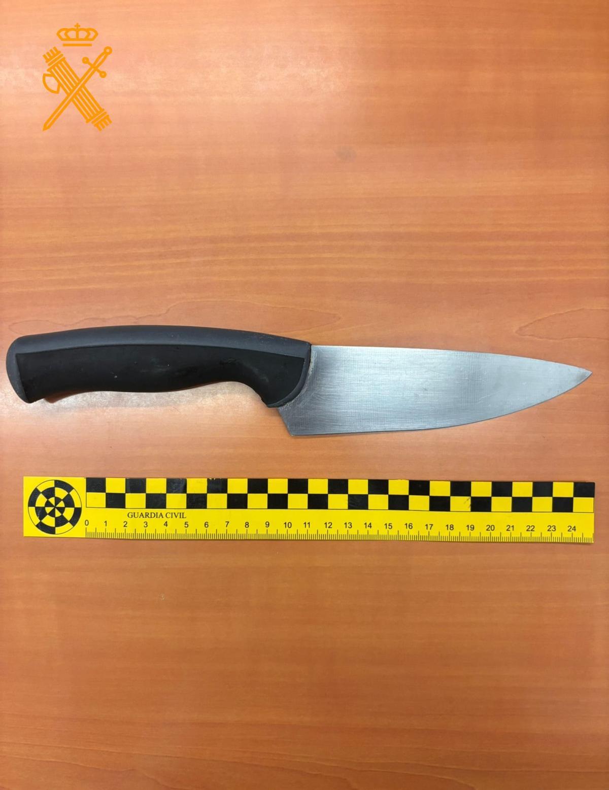 Cuchuillo incautado por agentes de la Guardia Civil.