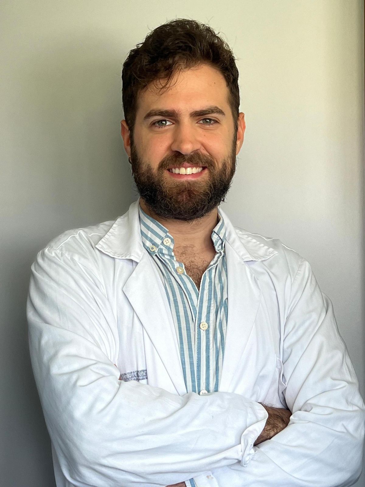 Dr. Rubén Hernández, dermatólogo HLA Vistahermosa.