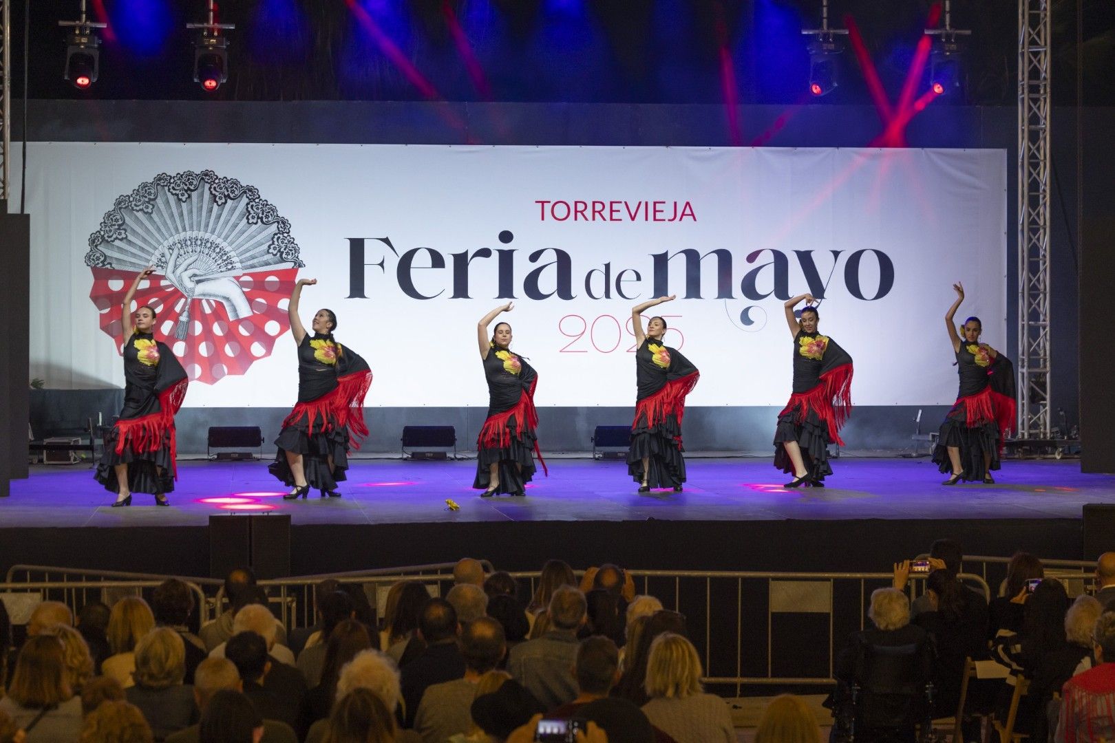 Por sevillanas en la Feria de Mayo de Torrevieja 2025