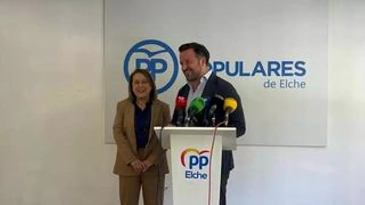 Pablo Ruz incluye a la abogada Caridad Martínez en su lista electoral