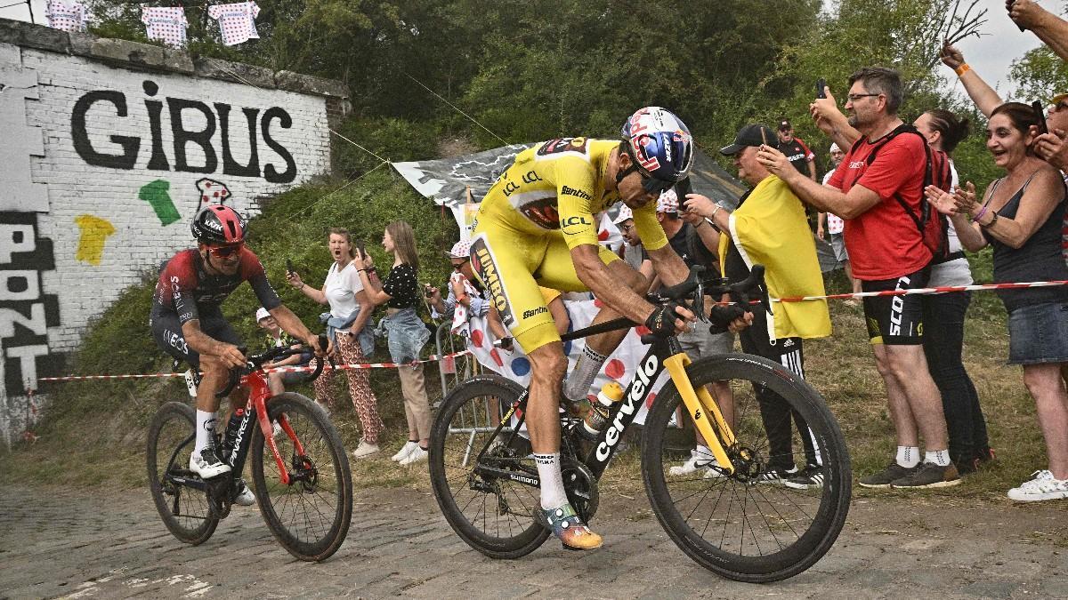 Van Aert, en su paso por los adoquines