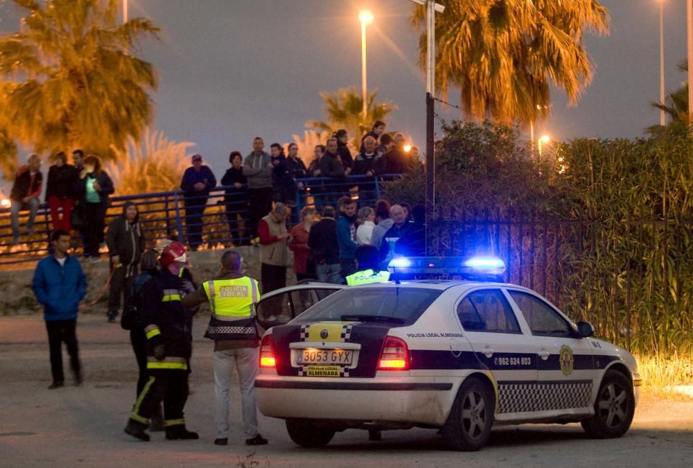 Un incendio obliga a desalojar el camping de Almenara