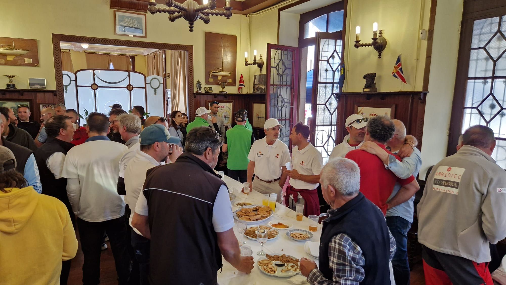 El Real Club de Regatas de Galicia, en Vilagarcía, celebró por todo lo alto la jornada definitiva de la Liga de Cruceros Ría de Arousa.