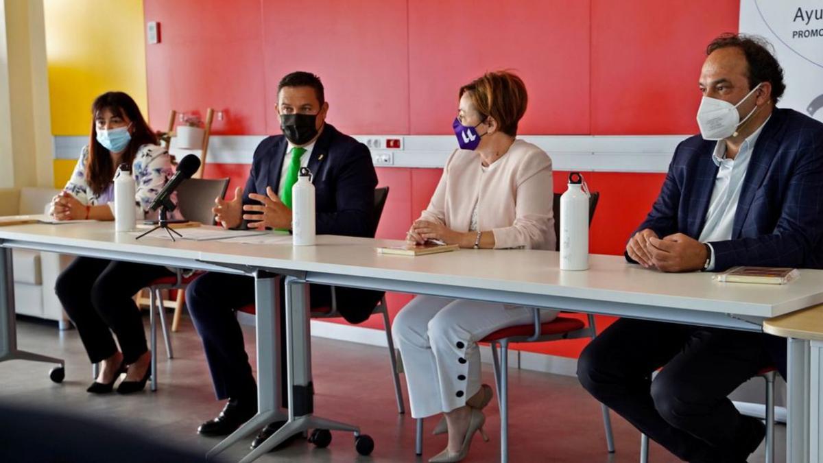 Raquel García, José Julián Mena, Rosa María Aguilar y José Carlos Díez, 
durante el acto de apertura del aniversario