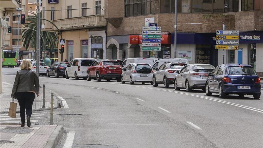 Agredido en Cáceres cuando portaba la bandera de España y una camiseta con el lema: &#039;Sánchez, dimisión&#039;