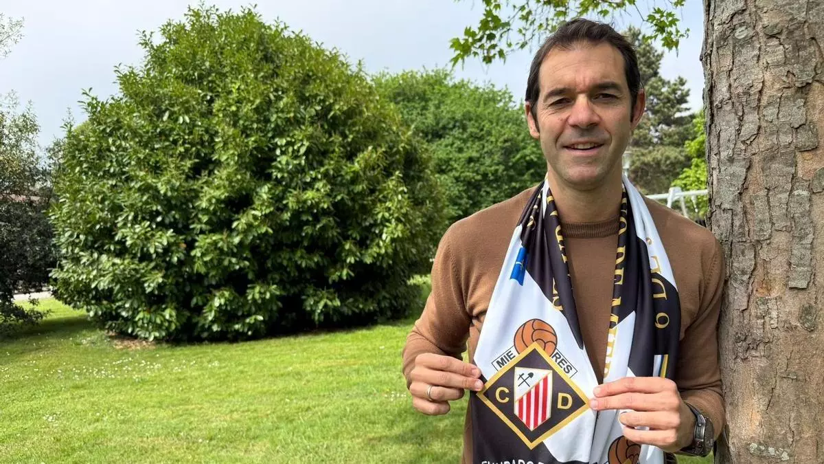 El exrojiblanco Iván Hernández, a por su primera aventura en los despachos: "El Caudal es un referente a nivel de Asturias y tiene muchas posibilidades"