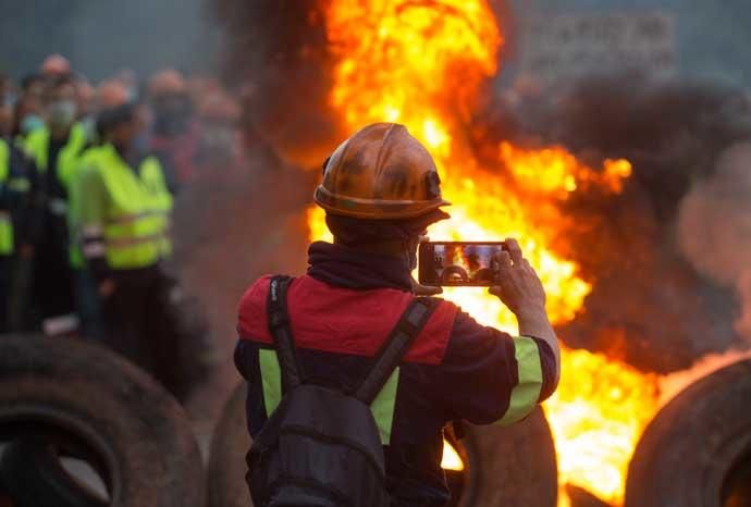 Protestas contra los despidos en Alcoa San Cibrao