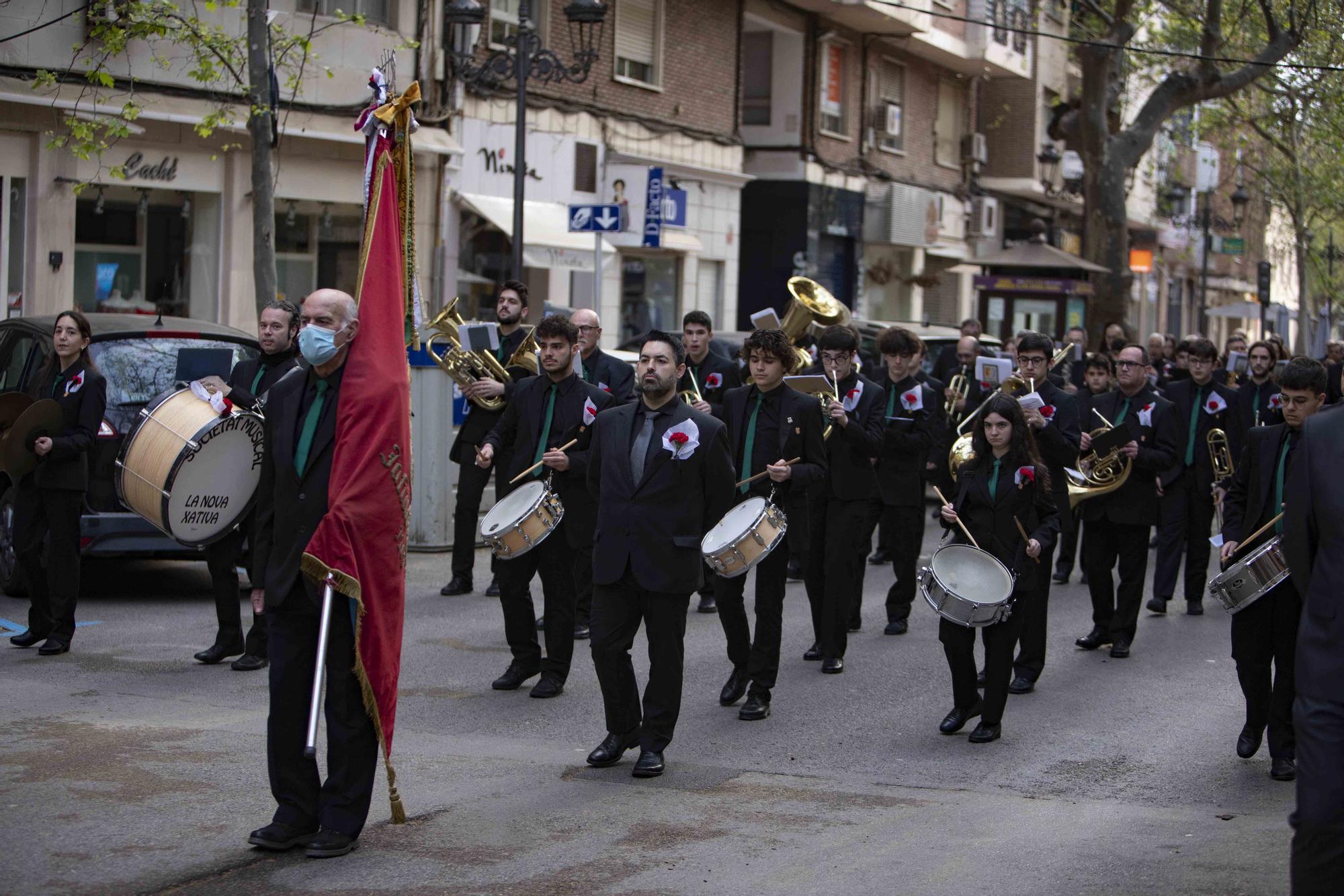 La procesión de "la Camilla" de Xàtiva estrena paso rodado