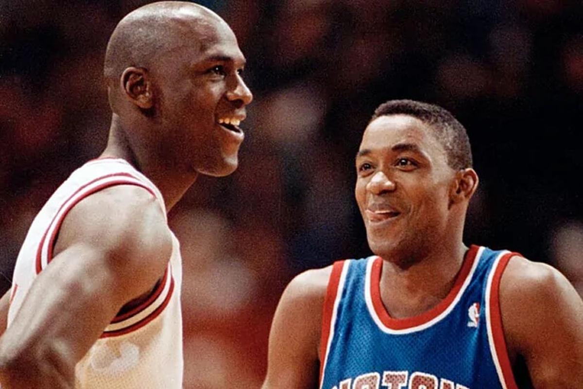 Isiah Thomas en un partido ante Jordan