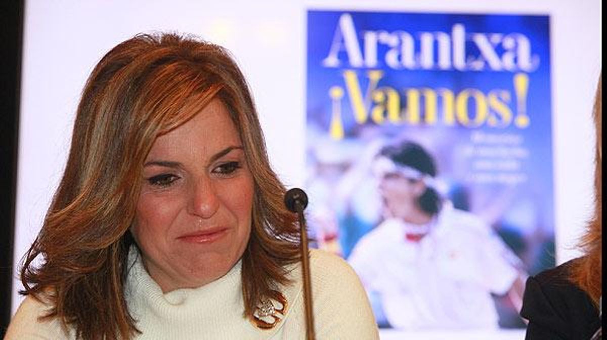 L’extennista Arantxa Sánchez Vicario ha parlat de la relació amb els seus pares en la presentació del seu llibre.