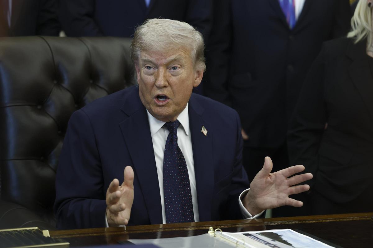 Trump dice que "nunca debería permitirse a nadie utilizar un arma nuclear"