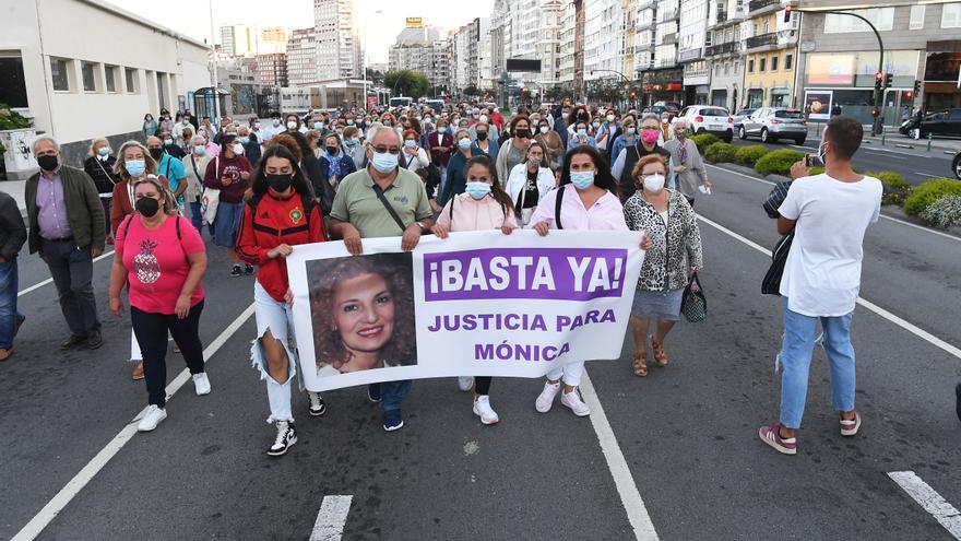 Los vecinos marchan contra el crimen machista de O Birloque