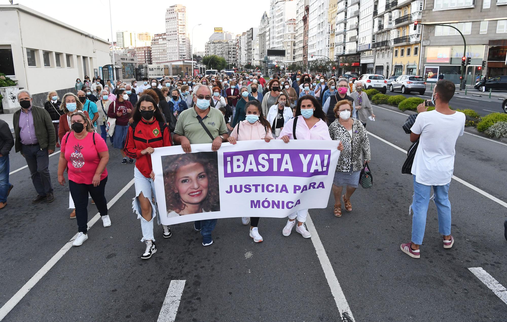 Los vecinos marchan contra el crimen machista de O Birloque