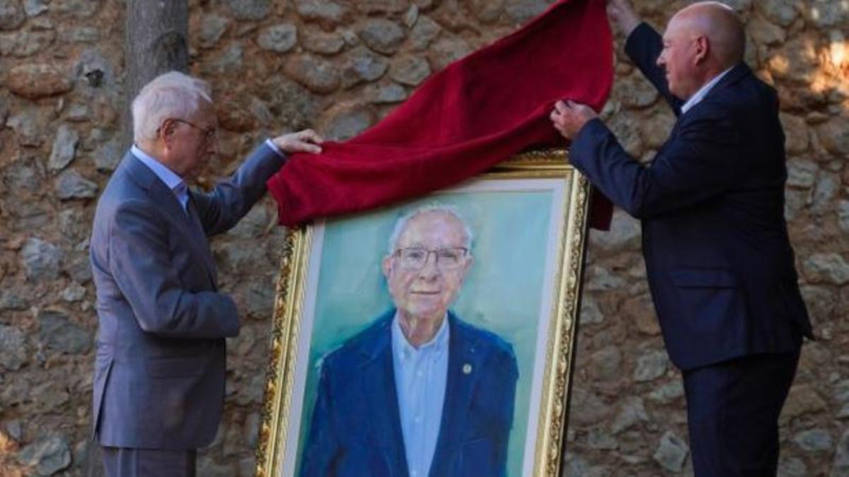 Momento del descubrimiento del retrato de Baltasar Bibiloni, el pasado sábado.