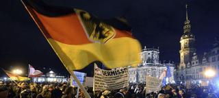 La islamófoba 'Pegida' desafía la condena de Merkel