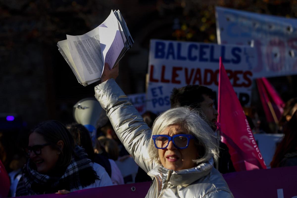 Continúa la concentración de Infermeres de Catalunya para reclamar mejoras laborales