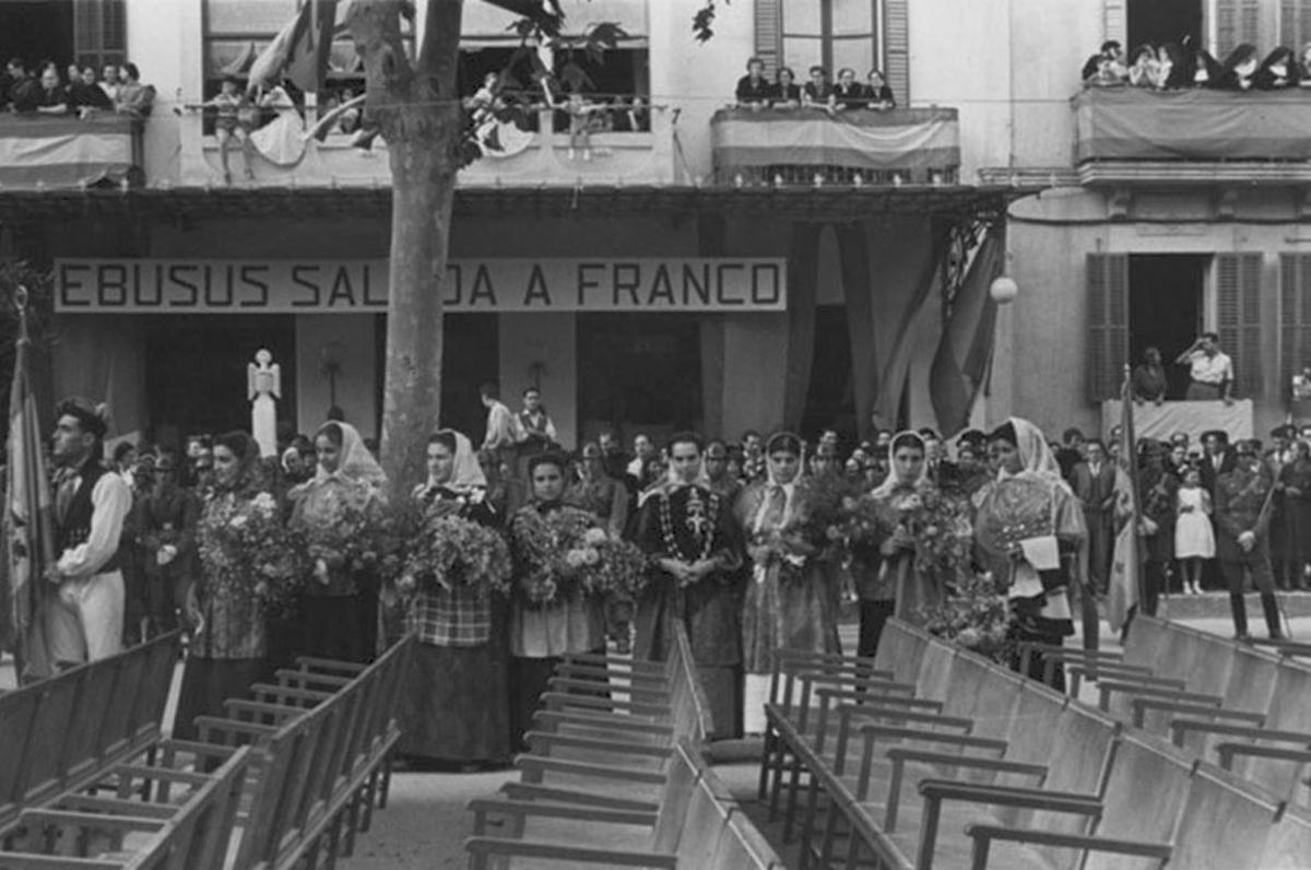 Imagen de Franco durante su visita a Eivissa en 1955.