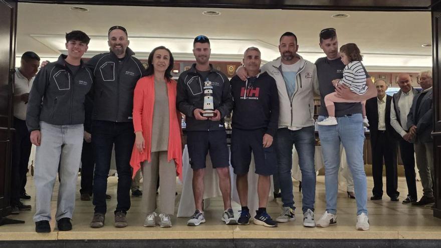 El «Adaxe Catro» fue campeón en Veteranos. | FdV