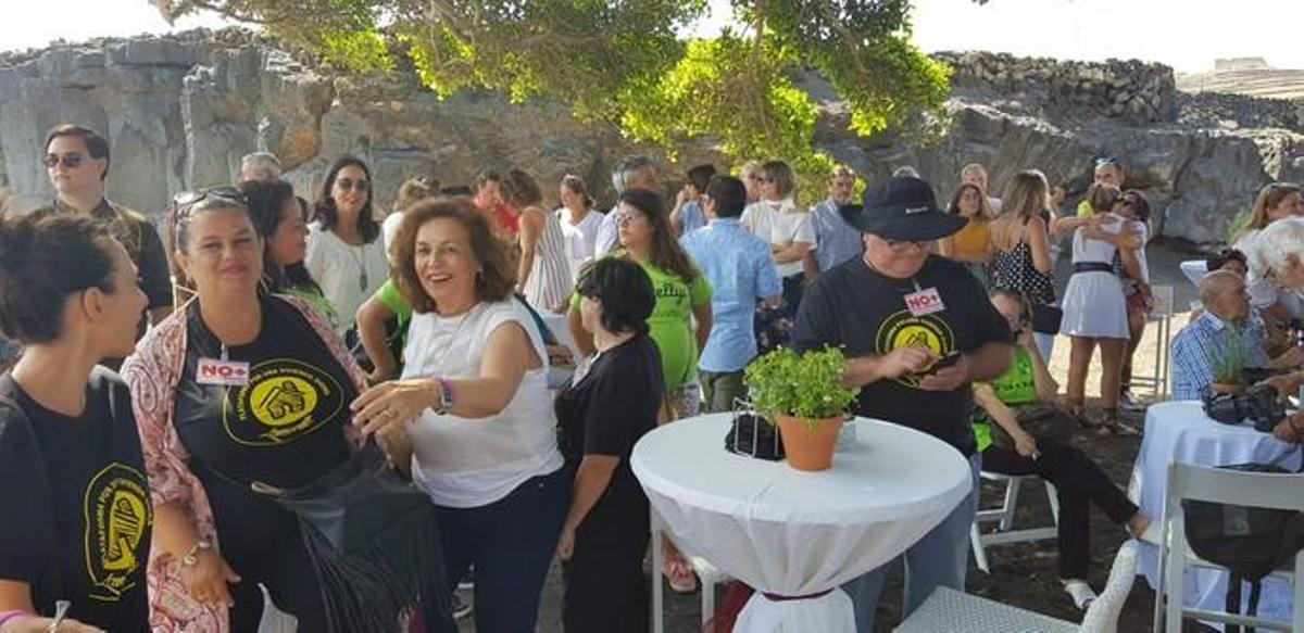 José Luis Rodríguez Zapatero y las 'Kellys', juntos en el acto del PSOE en San Bartolomé
